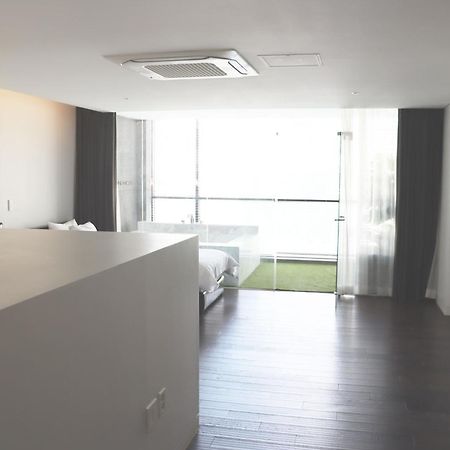Acc Design Hotel Gwangju Metropolitan City Bagian luar foto