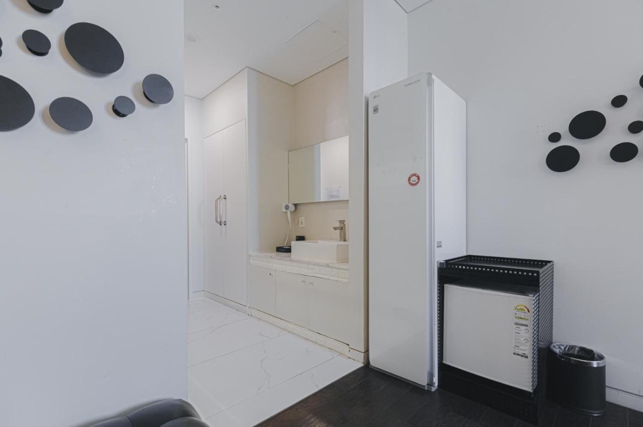 Acc Design Hotel Gwangju Metropolitan City Bagian luar foto