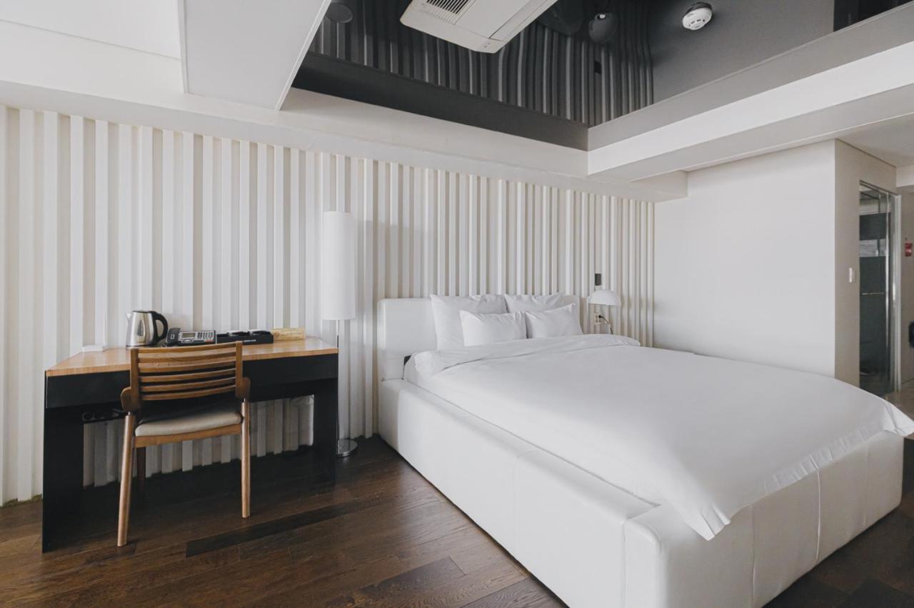 Acc Design Hotel Gwangju Metropolitan City Bagian luar foto